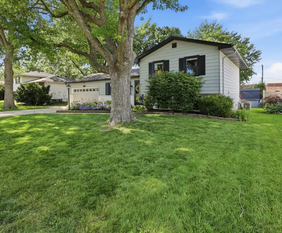 2598 Parlin Drive, Grove City, OH 43123 - #3