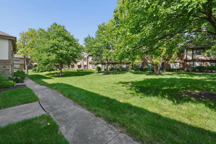 6164 Stornoway Drive S, Columbus, OH 43213 - #3
