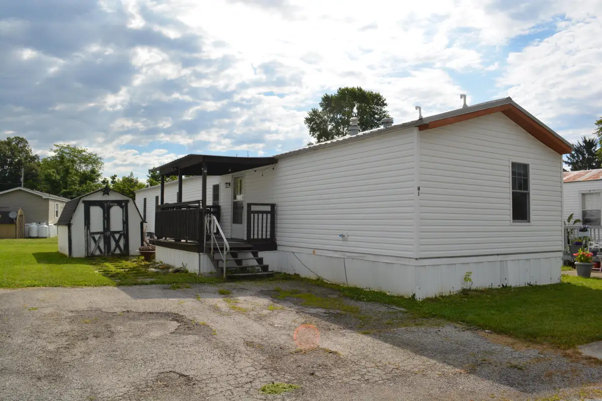 6106 London Groveport Road, Grove City, OH 43123 - #1