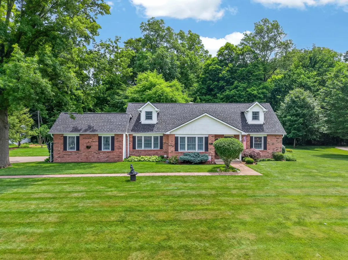 18 Eastlake Road, Reynoldsburg, OH 43068 - #1