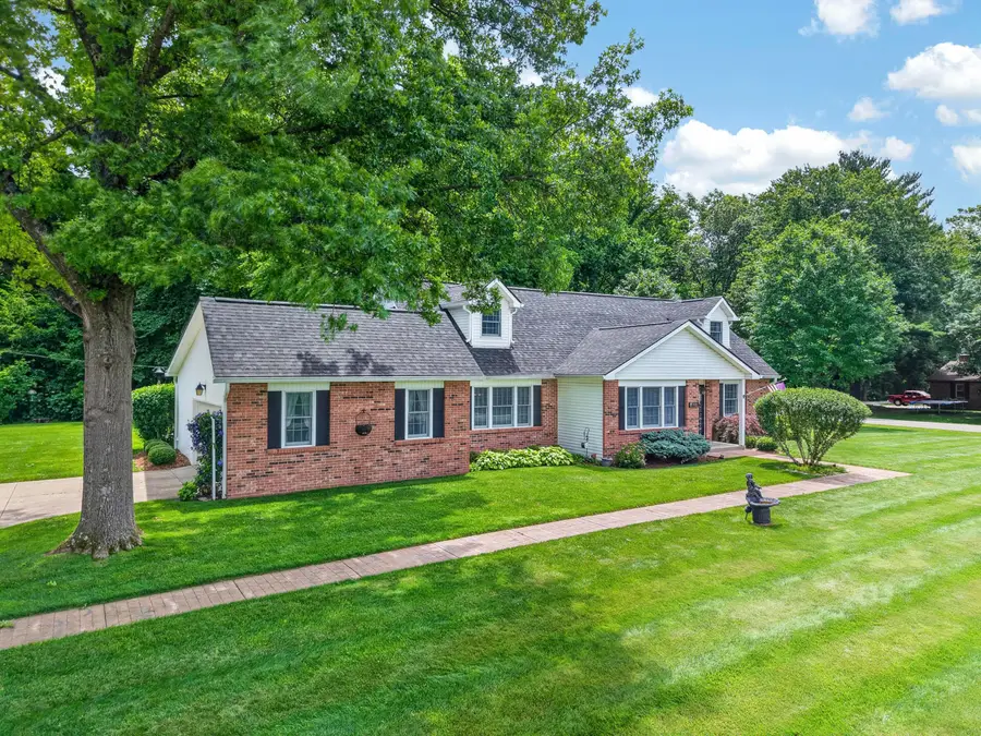 18 Eastlake Road, Reynoldsburg, OH 43068 - #2
