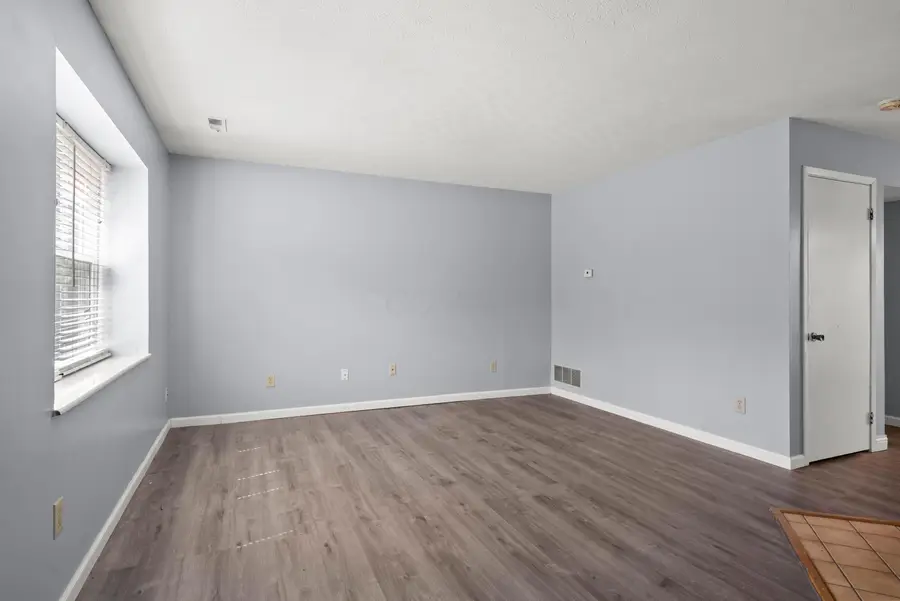 4919 Dublin Falls, Columbus, OH 43221 - #3