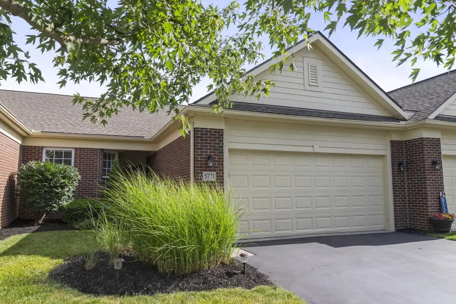 5771 Burke Circle, New Albany, OH 43054 - #2