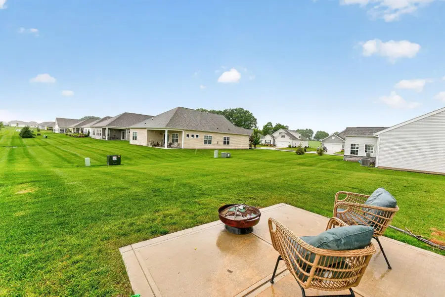 327 Mannaseh Drive W, Granville, OH 43023 - #2