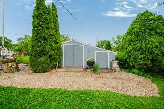 284 N Kennebec Avenue, McConnelsville, OH 43756 - #3