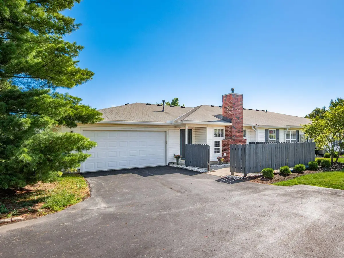 8371 Greyhawk Circle, Columbus, OH 43240 - #1