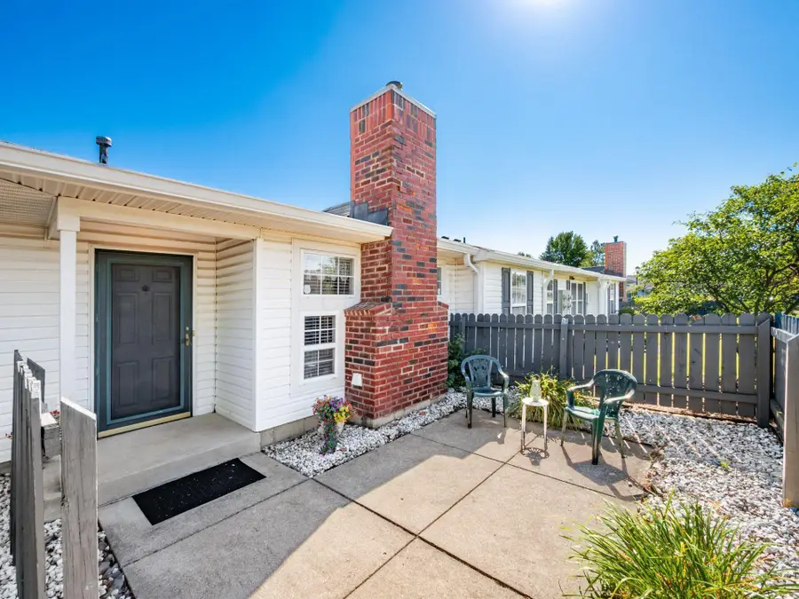 8371 Greyhawk Circle, Columbus, OH 43240 - #3