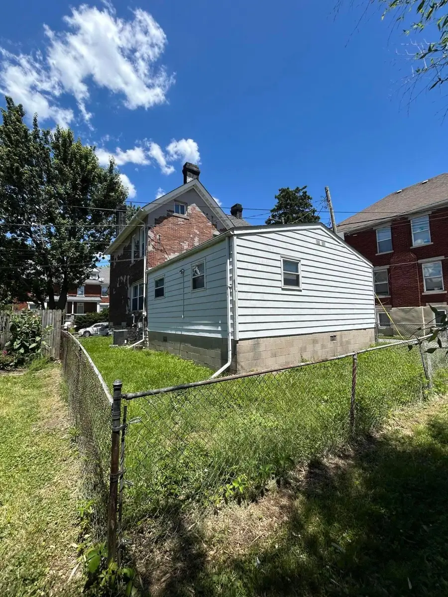 329 E 12th Avenue, Columbus, OH 43201 - #3