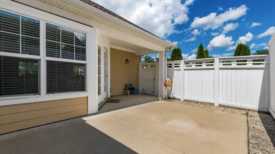 504 Providence Lane, Buckeye Lake, OH 43008 - #2