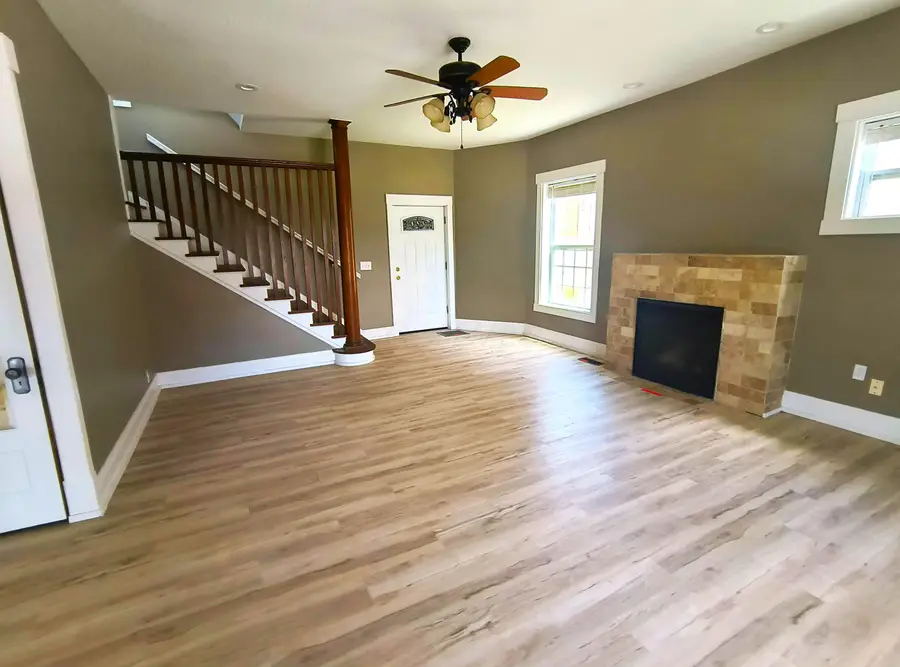 60 N London Street, Mount Sterling, OH 43143 - #3