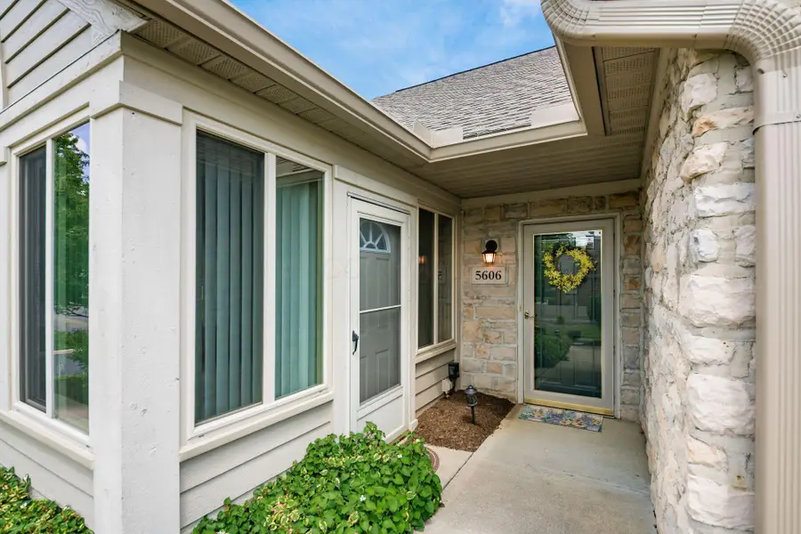 5606 Meadowood Lane, Westerville, OH 43082 - #2