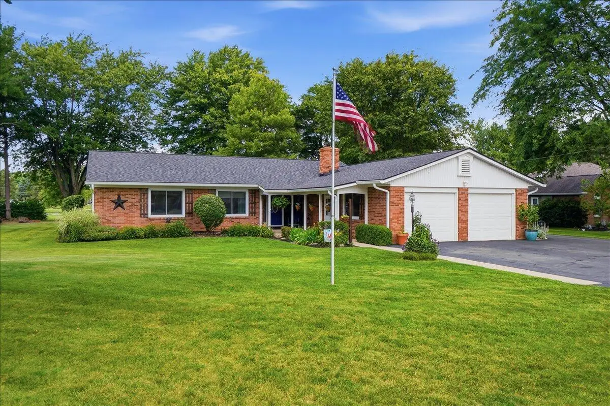325 E High Street, London, OH 43140 - #1