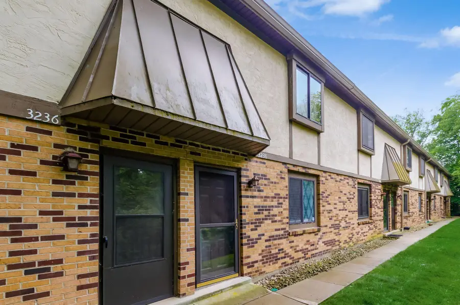 3238 Summertime Court, Columbus, OH 43221 - #2