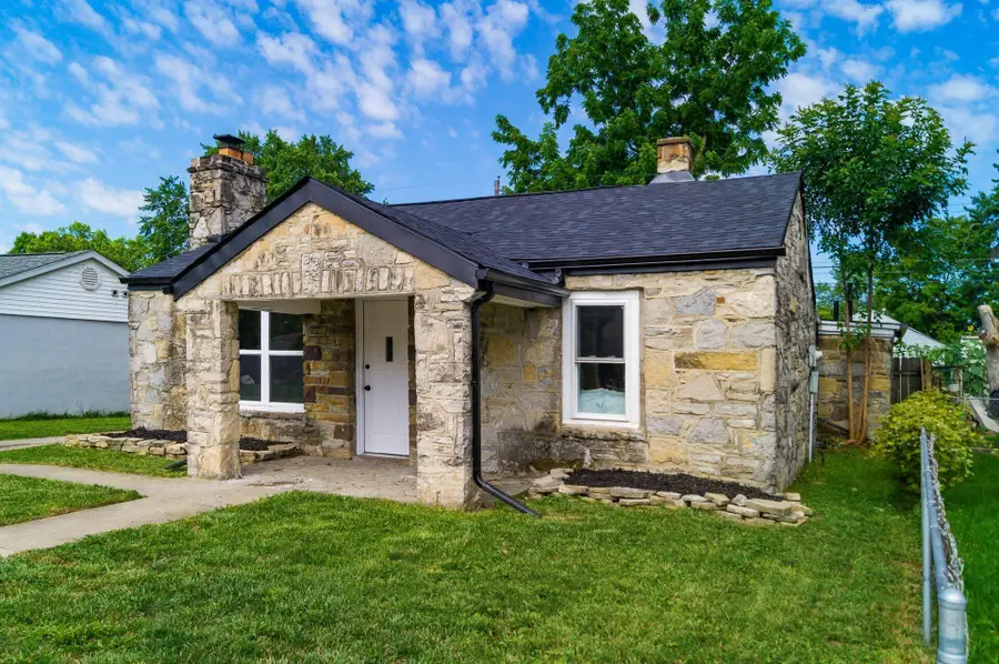 335 Woodlawn Avenue, Columbus, OH 43228 - #2
