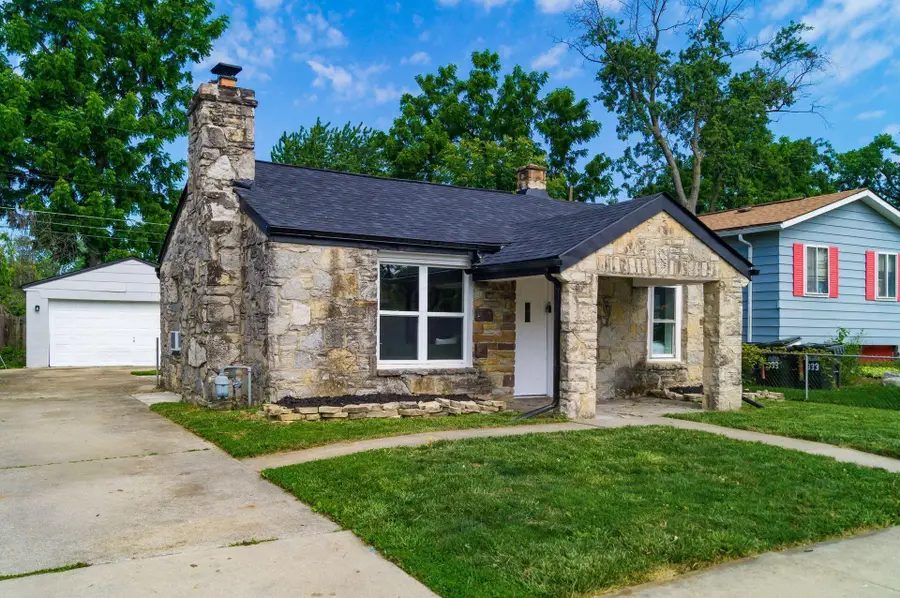 335 Woodlawn Avenue, Columbus, OH 43228 - #3