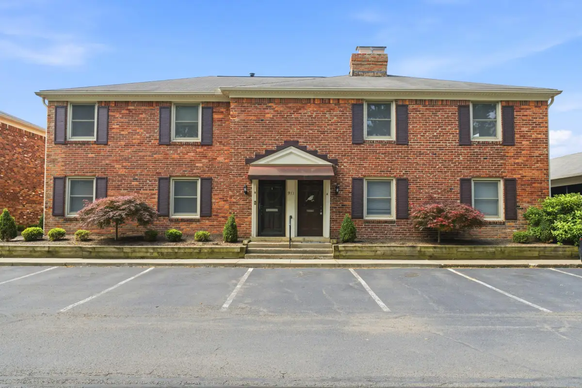 911 Manor Lane, Columbus, OH 43221 - #1