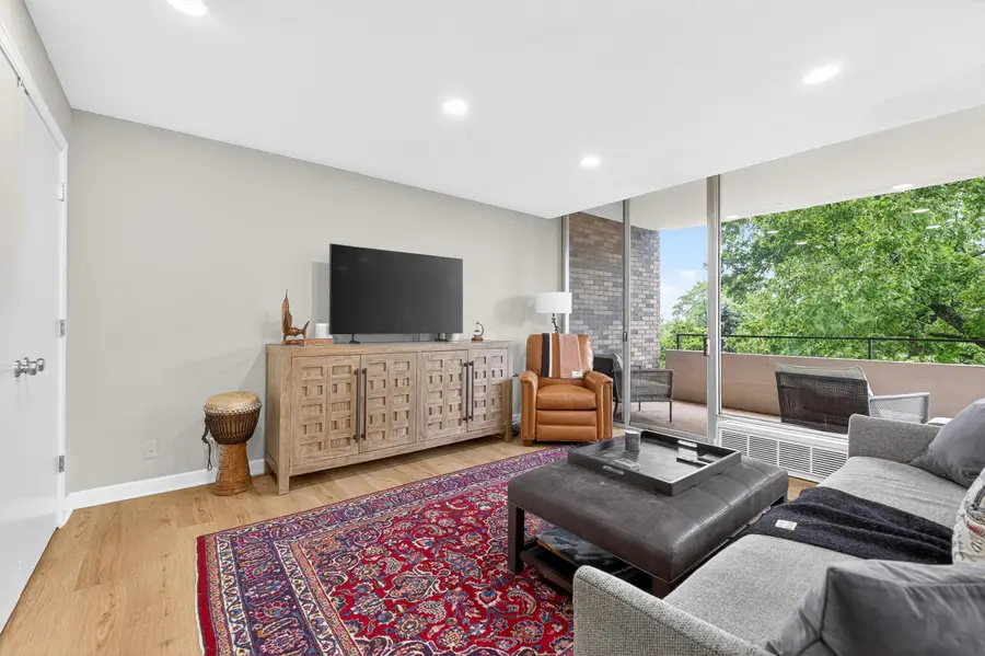 1000 Urlin Avenue, Columbus, OH 43212 - #3