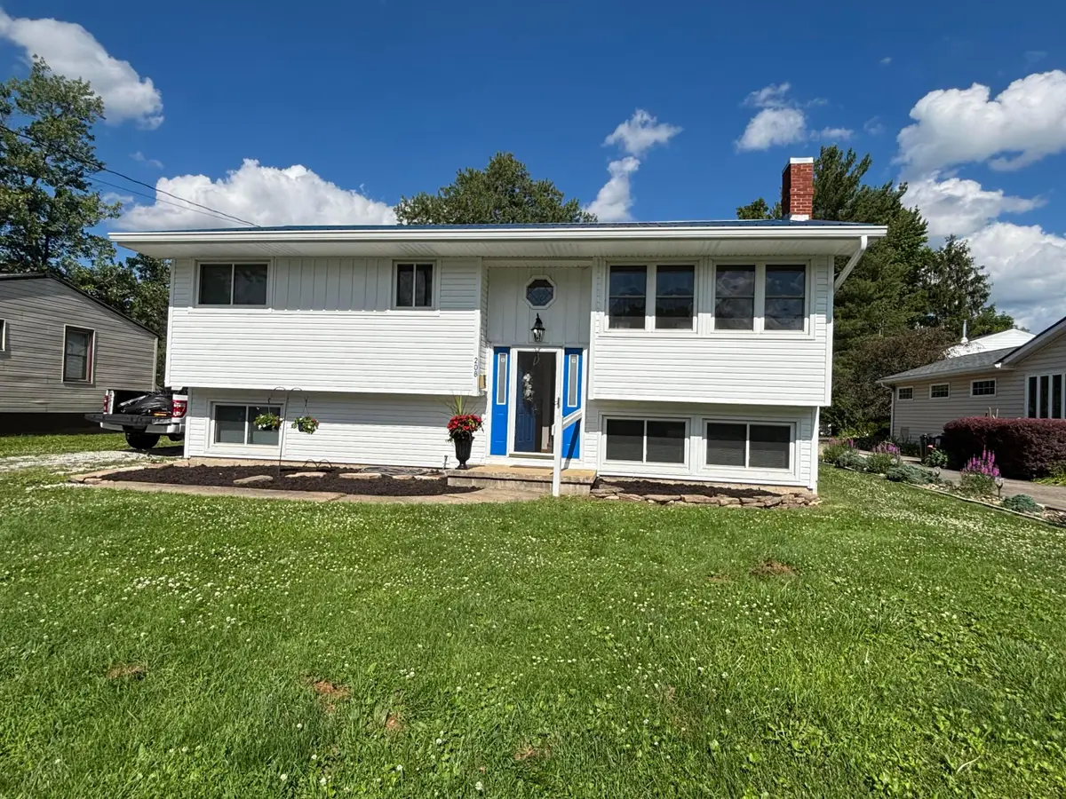 208 S Gordon Avenue, Baltimore, OH 43105 - #1