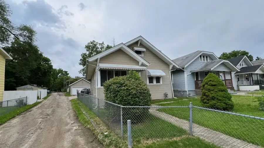 218 Belvidere Avenue, Columbus, OH 43223 - #2