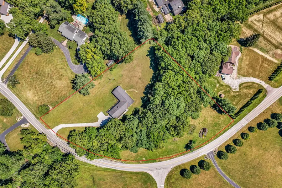1270 Carriage Road, Powell, OH 43065 - #2