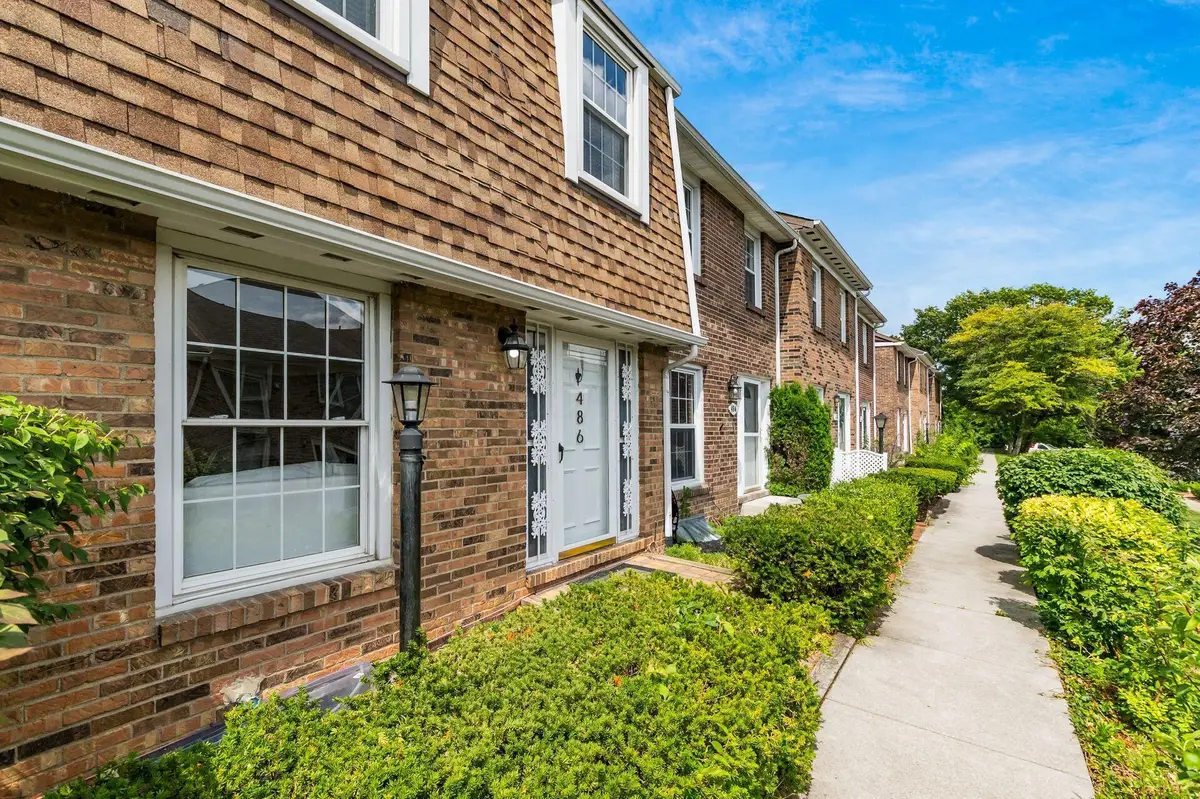 486 Clairbrook Avenue, Columbus, OH 43228 - #1