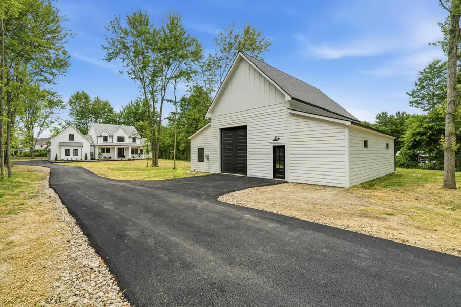 8002 Maxtown Road, Westerville, OH 43082 - #2