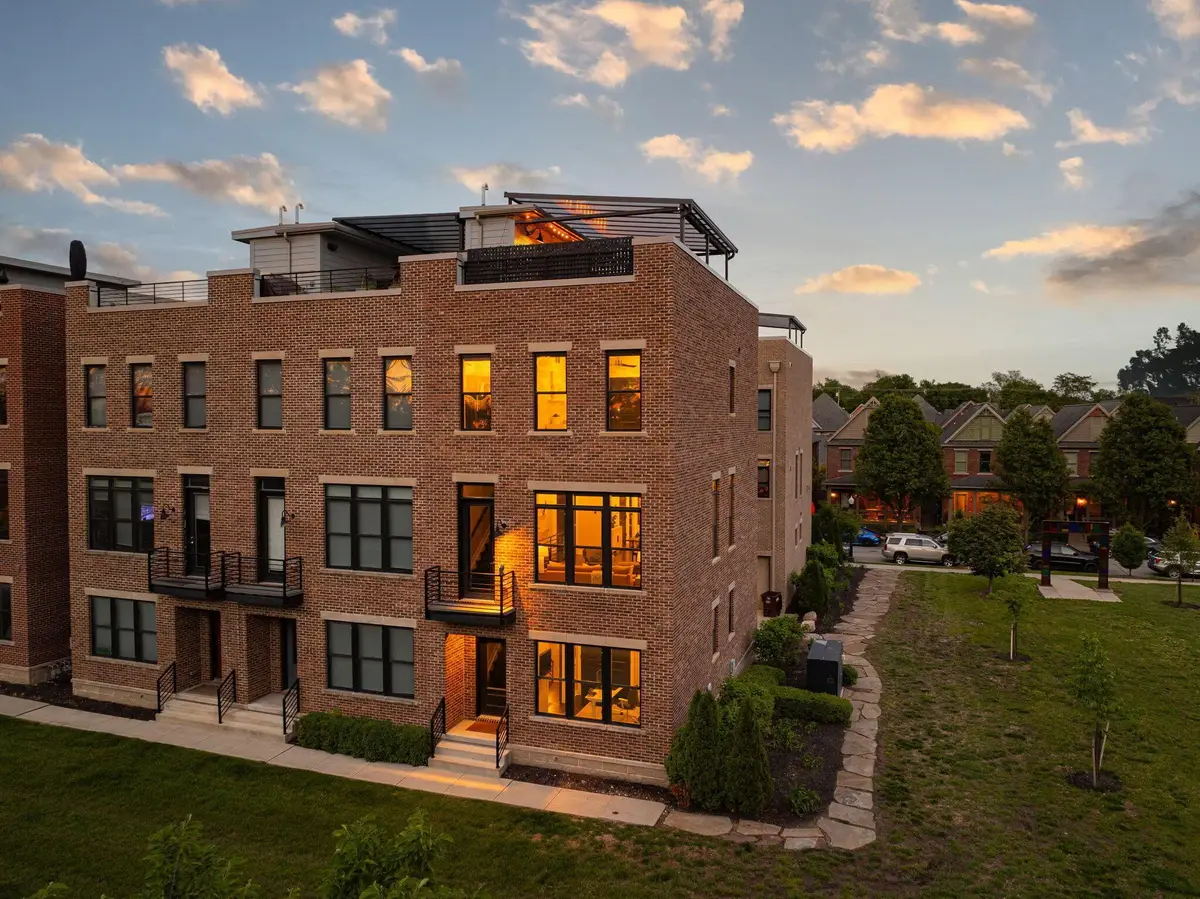 611 W 2nd Avenue, Columbus, OH 43201 - #1
