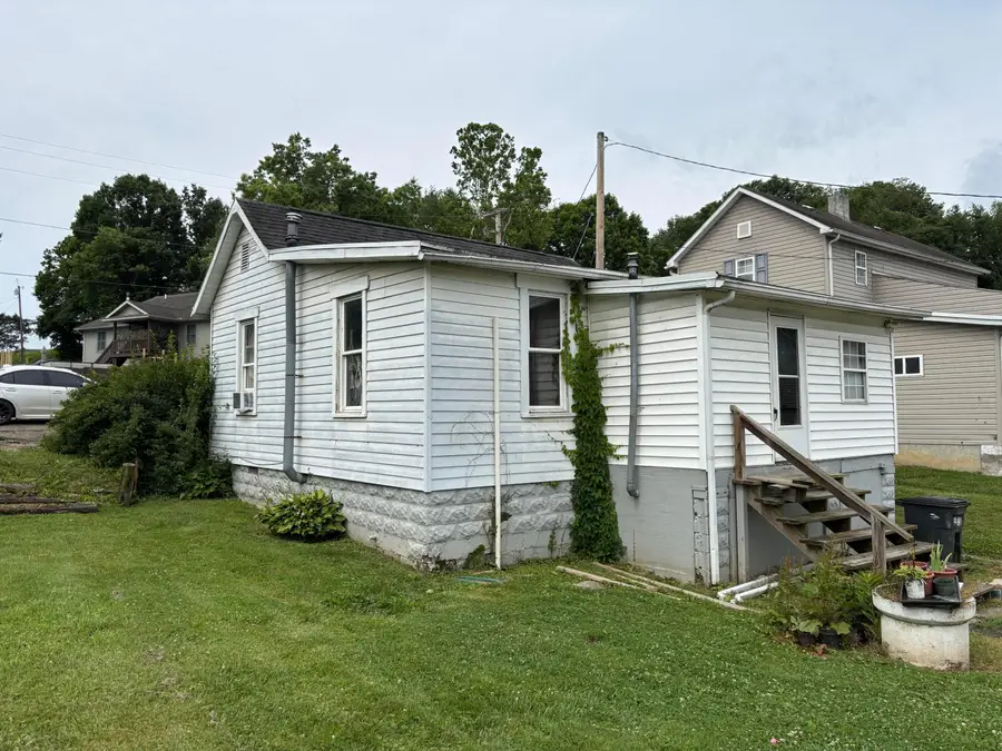 1368 Charles Street, Logan, OH 43138 - #3