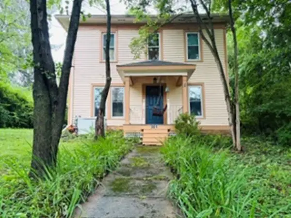 301 E Wiggin Street, Gambier, OH 43022
