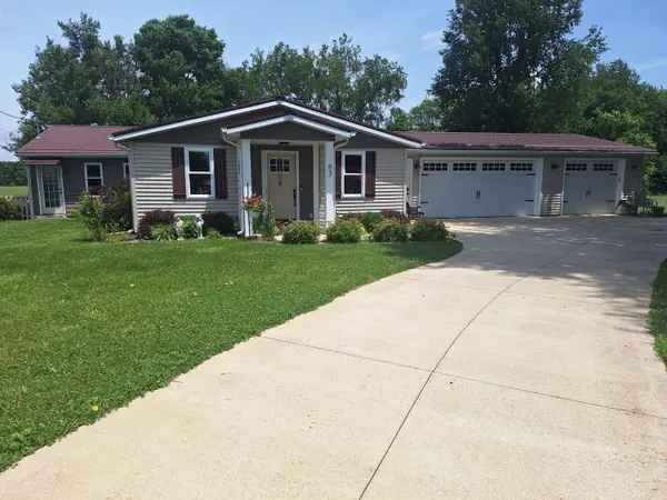 83 East Street, Saint Louisville, OH 43071