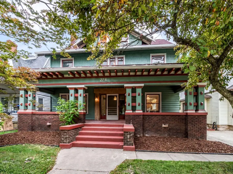 226 E Cassilly Street, Springfield, OH 45503 - #3