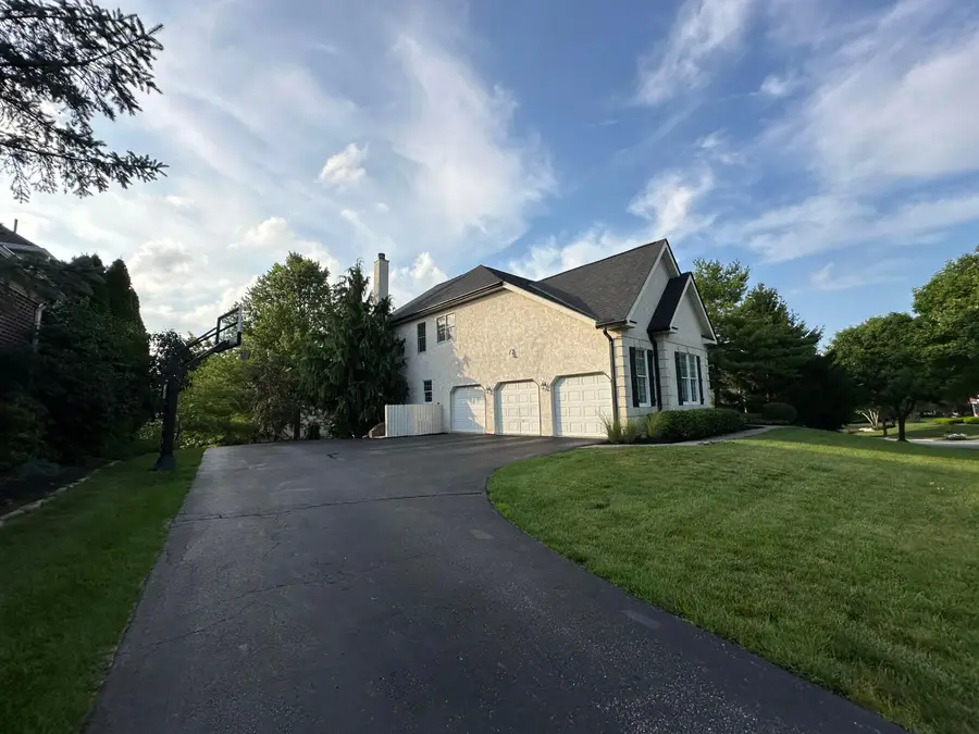 8347 Amberleigh Way, Dublin, OH 43017 - #3