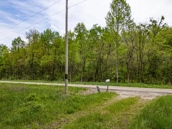 12025 Pleasant Valley Road Ne, Frazeysburg, OH 43822
