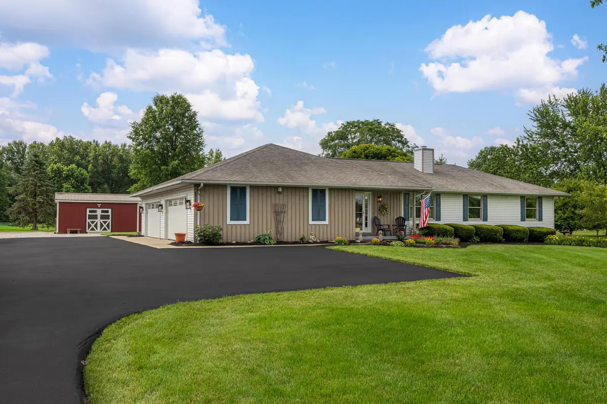 3084 Columbus Road, Centerburg, OH 43011 - #1