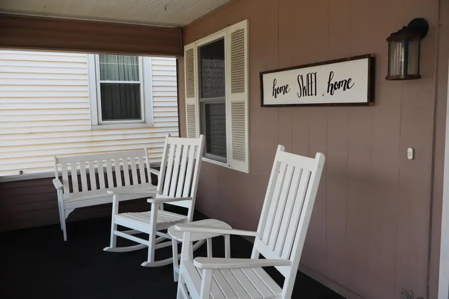 484 E Main Street, Circleville, OH 43113 - #3