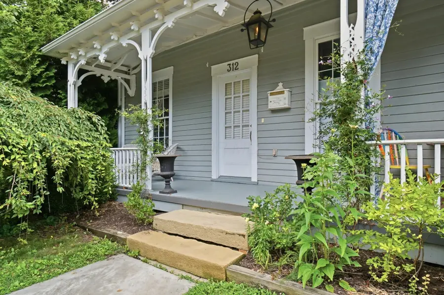 312 E College Street, Granville, OH 43023 - #3