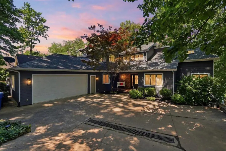 657 King Beach Drive, Howard, OH 43028 - #2