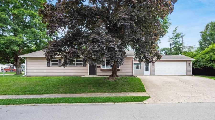 525 W Shields Street, Newark, OH 43055 - #3