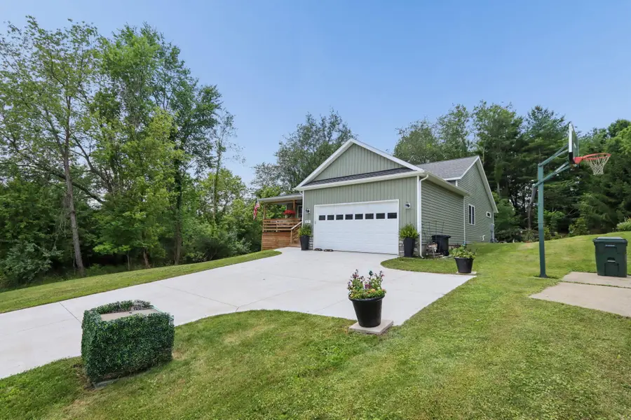 421 Mcintosh Drive, Howard, OH 43028 - #2