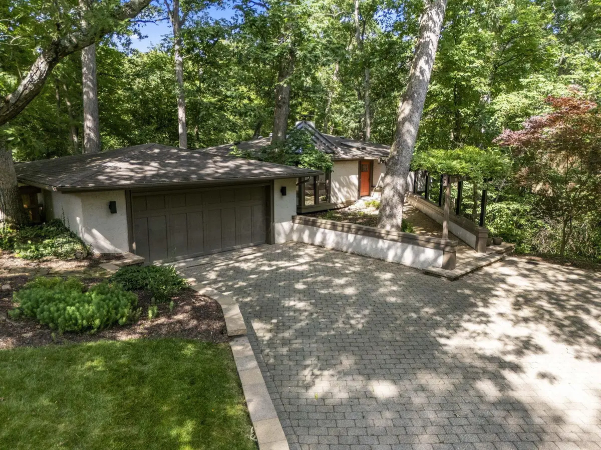 815 Lookout Point Drive, Columbus, OH 43235 - #1
