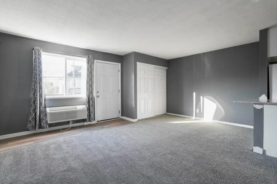 28 S Williams Street, Newark, OH 43055 - #3