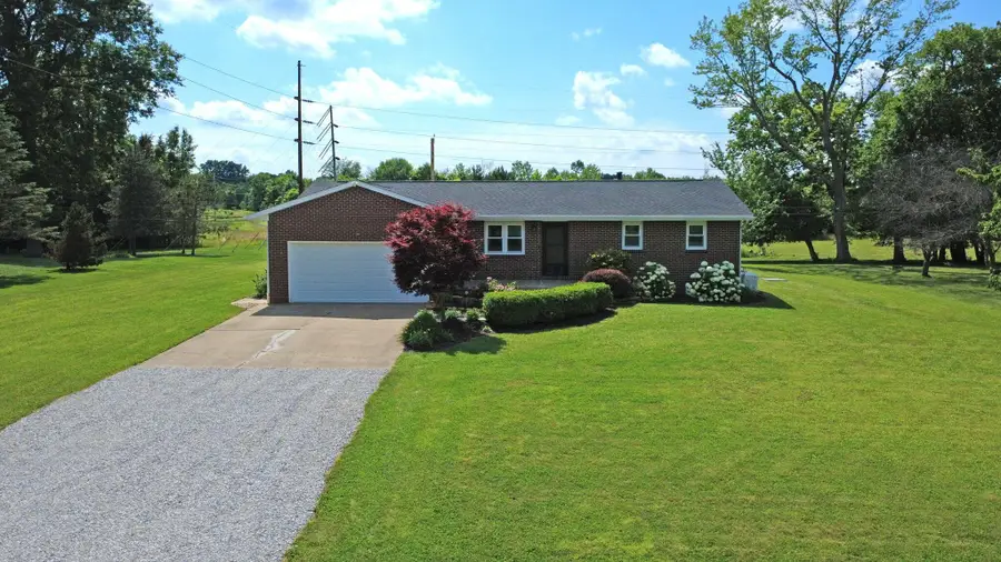 562 Knoll Drive, Granville, OH 43023 - #2