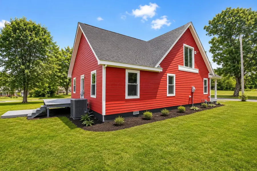107 E 2nd Avenue, Hebron, OH 43025 - #2