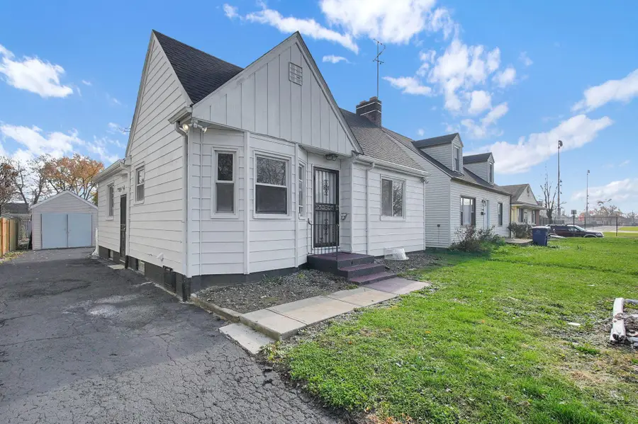 2204 Medina Avenue, Columbus, OH 43211 - #3