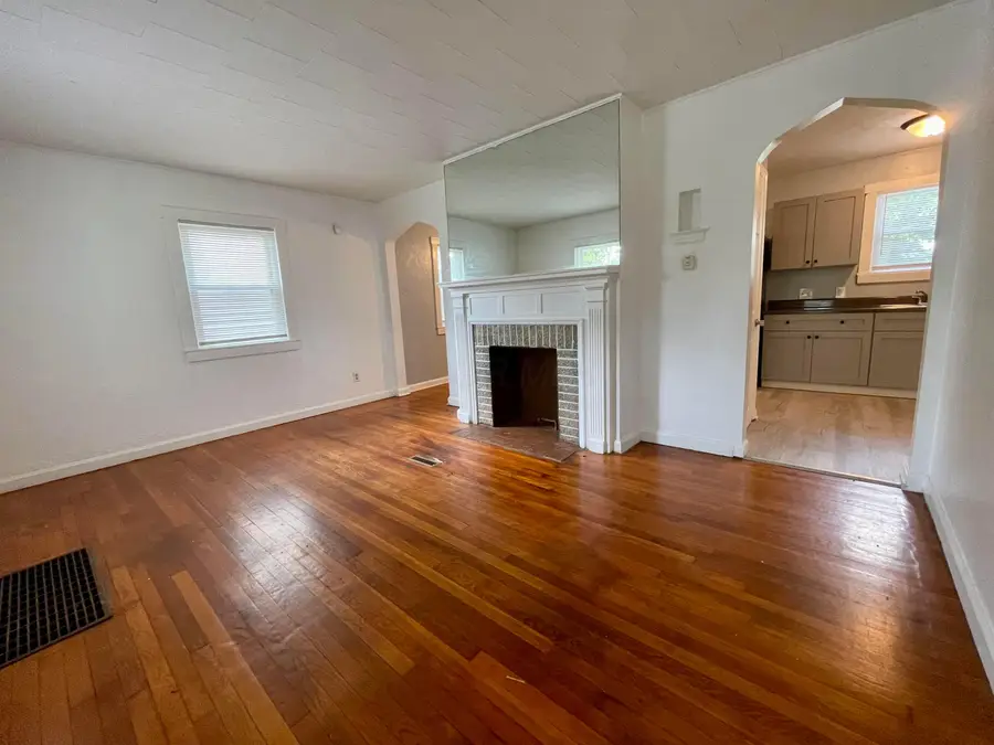 1464 E 25th Avenue, Columbus, OH 43211 - #3