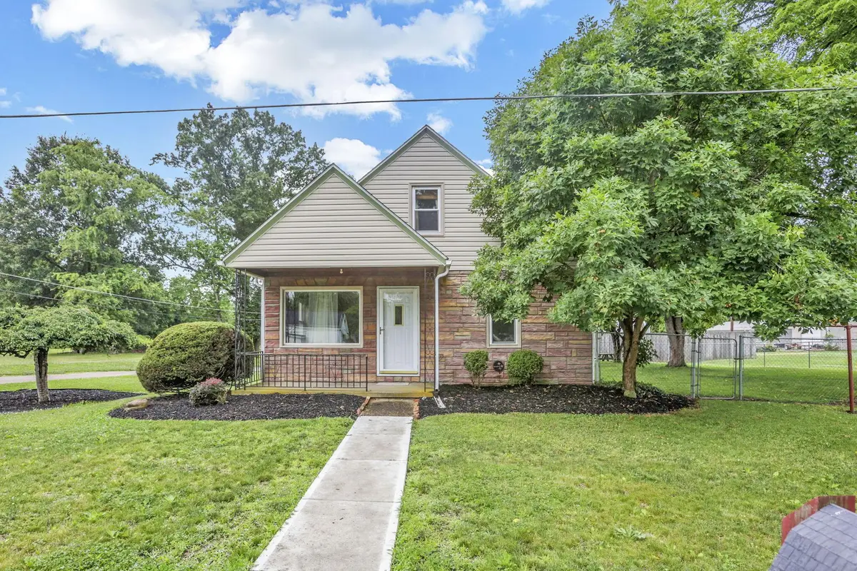 2015 Highland Road, Zanesville, OH 43701 - #1
