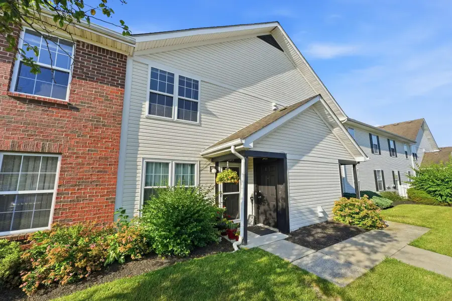 5423 Garden Ridge, Columbus, OH 43228 - #2