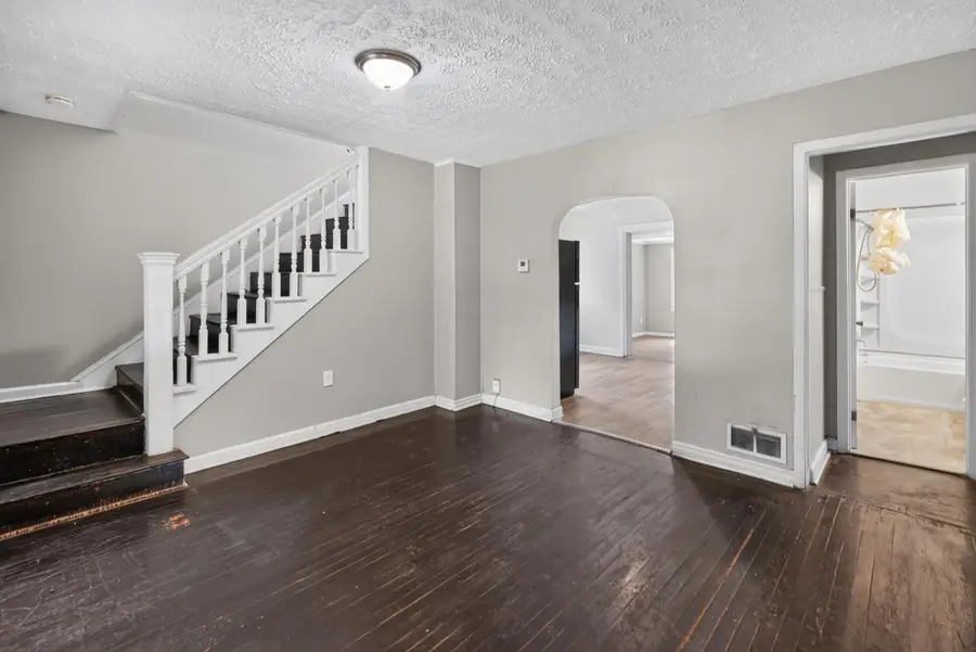 2525 Azelda Street, Columbus, OH 43211 - #2
