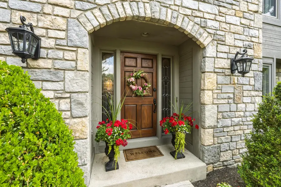 6235 Inverurie Drive W, Dublin, OH 43017 - #2