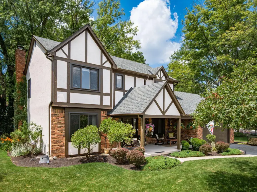 7467 Saunderlane Road, Columbus, OH 43235 - #2